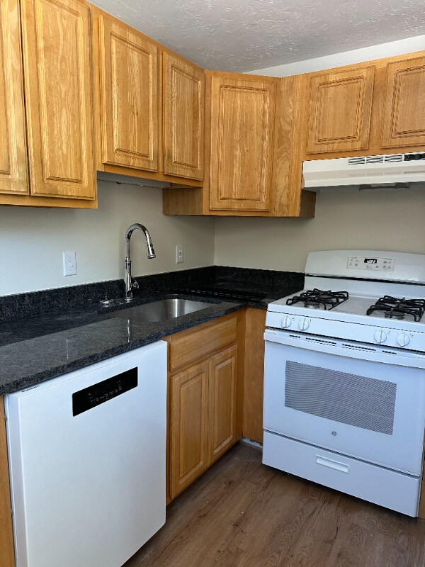 155-159 Providence Rd unit 155 A, Grafton, MA 01519 - photo 2