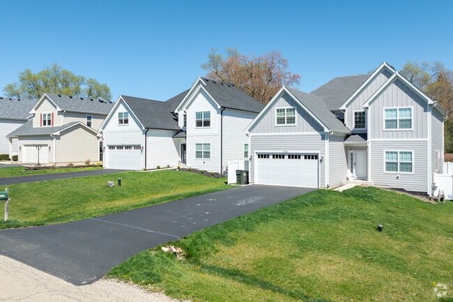 South Carol Stream homes come in a variety of architectural styles.