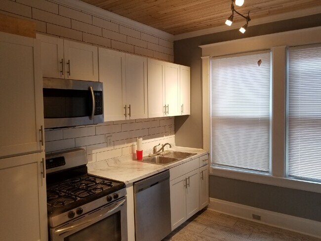 847 York St unit Apartment 2, Newport, KY 41071 - photo 6