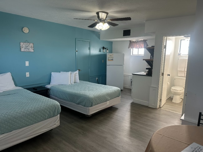 147 Ashworth Ave, Hampton, NH 03842 - photo 4