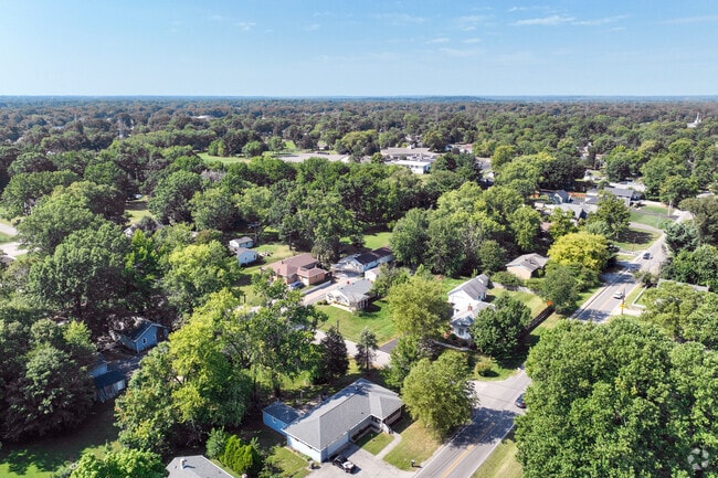 Homecroft is bound by South Madison Avenue to the west and East Street to the east.