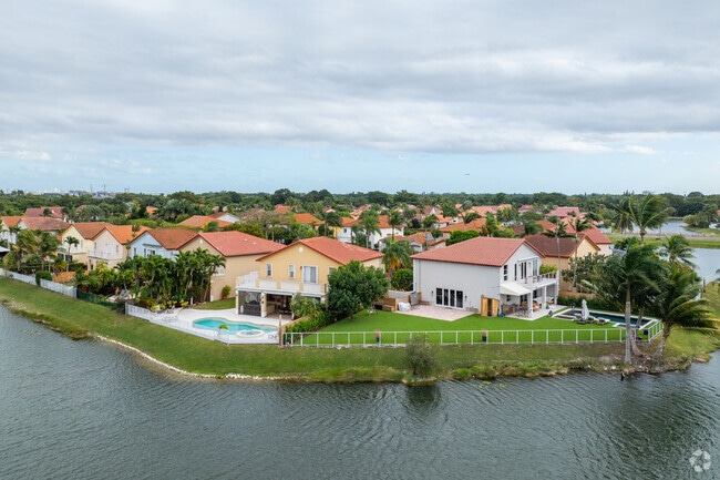 Peaceful views of the residential area of the west side of Doral.