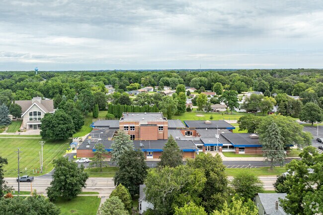 3rd and 4th graders in Delavan Lake can attend Darien Elementary.