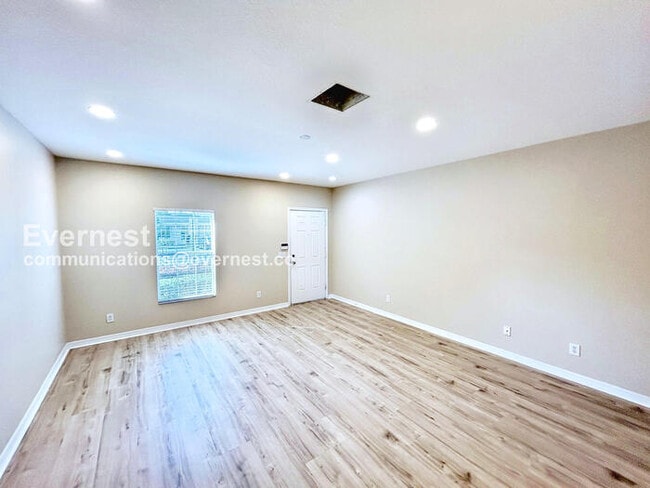 16351 Swan View Cir, Odessa, FL 33556 - photo 3