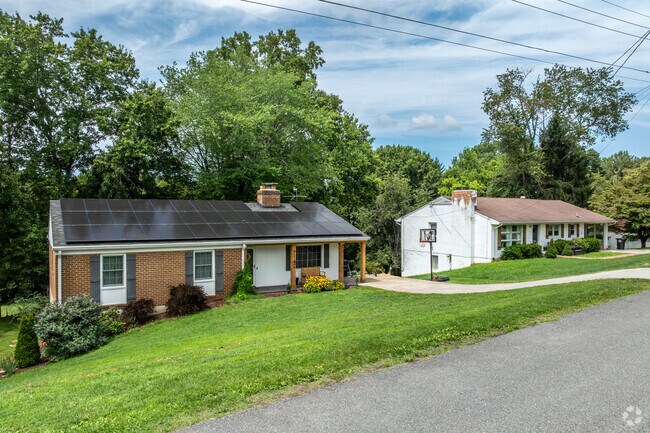 Windsor Hills’ ranch homes have large backyards ideal for outdoor activities and entertaining.