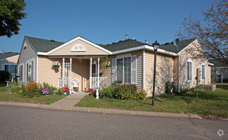 2385 Cottage Dr, Saint Paul, MN 55109