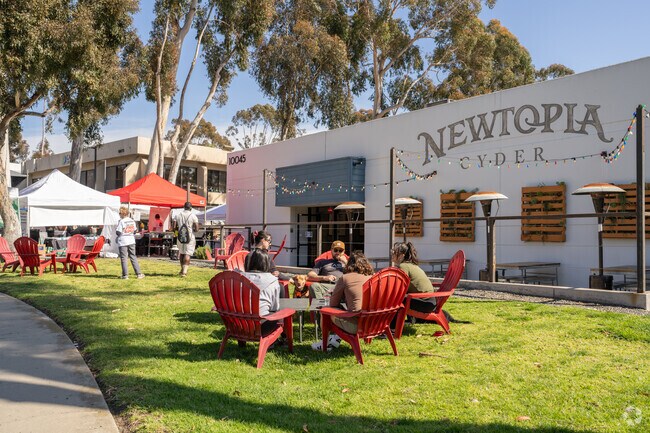 The Scripps Ranch Farmers Market sits next to Newtopia Cyder for loacals to grab a drink.