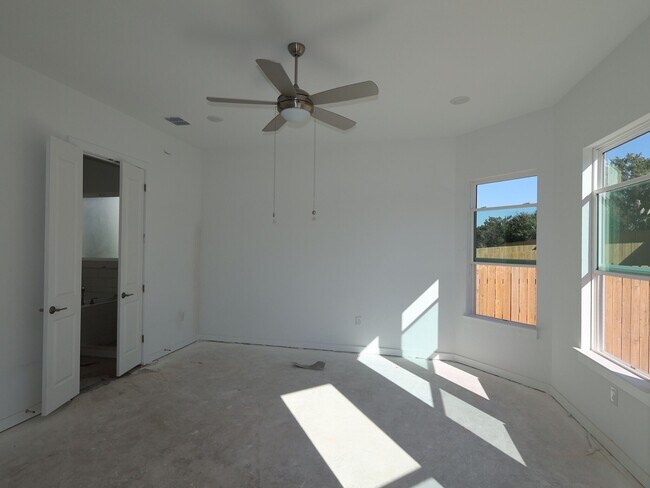 824 Beaverton Dr, Leander, TX 78641 - photo 7