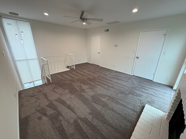 Barclay Square Apartment, Sherman Oaks, CA 91401 - photo 5
