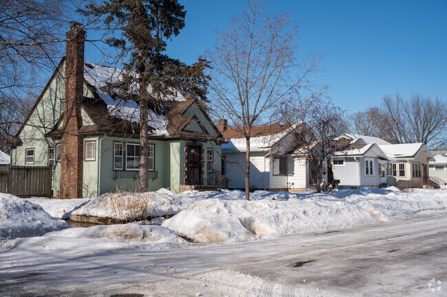 Single-family homes in the Howe neighborhood.