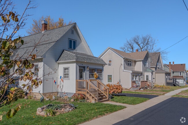 Cottage-style homes appear throughout Kirkland neighborhoods.
