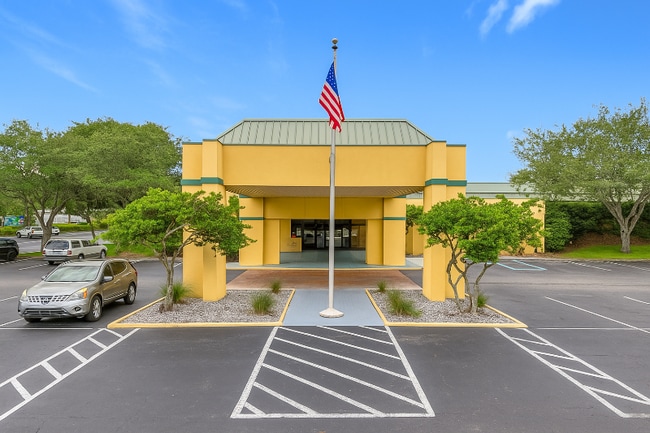 910 Suemac Rd unit Single Room, Jacksonville, FL 32254 - photo 4