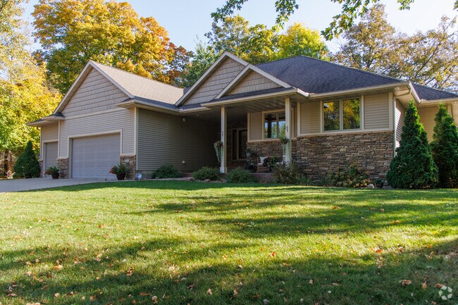 The lawns around Thomas Park are always very well kept.