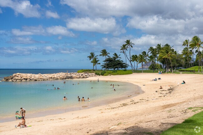 Residents of Pearl Ridge can visit Ko Olina or Waikiki for beach weekends.