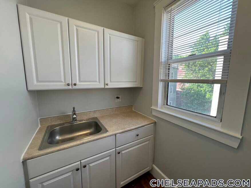 48-50-50 Clark Ave unit 3R, Chelsea, MA 02150 - photo 1