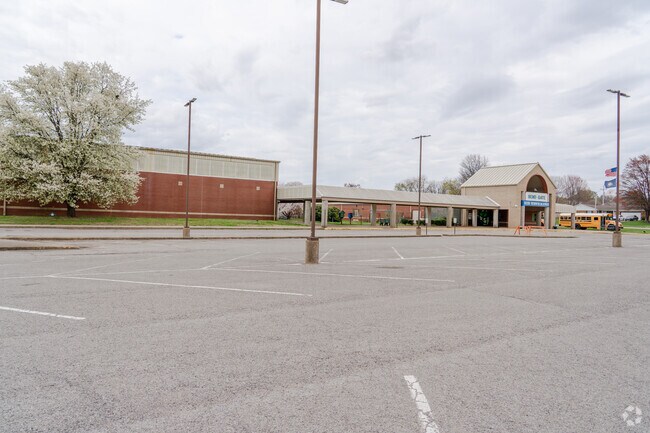 The student population of Bend Gate Elementary School is 425 and the school serves K-5.