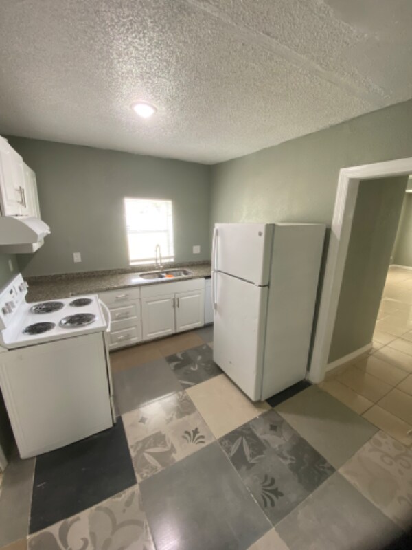 634 Dr Ja Wiltshire Ave, Lake Wales, FL 33853 - photo 3