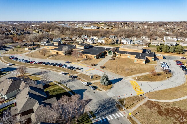 Portal Elementary School is very convenient for La Vista families.