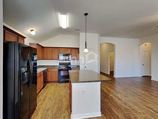 1316 Rosedale Springs Ln, Fort Worth, TX 76134 - photo 3