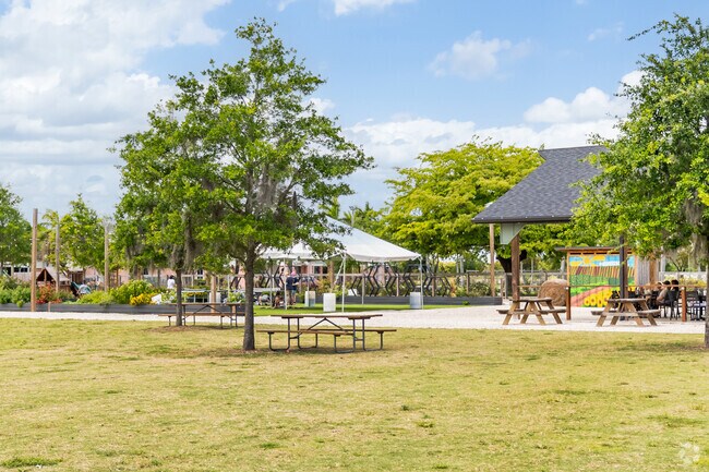 Enjoy a fun family day out at Heritage Market near Modello, FL.