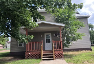 303 Cobban St Unit Upper unit, Chippewa Falls, WI 54729