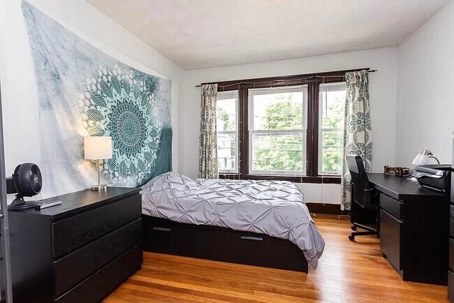 42 Sunset Rd unit 2, Somerville, MA 02144 - photo 4