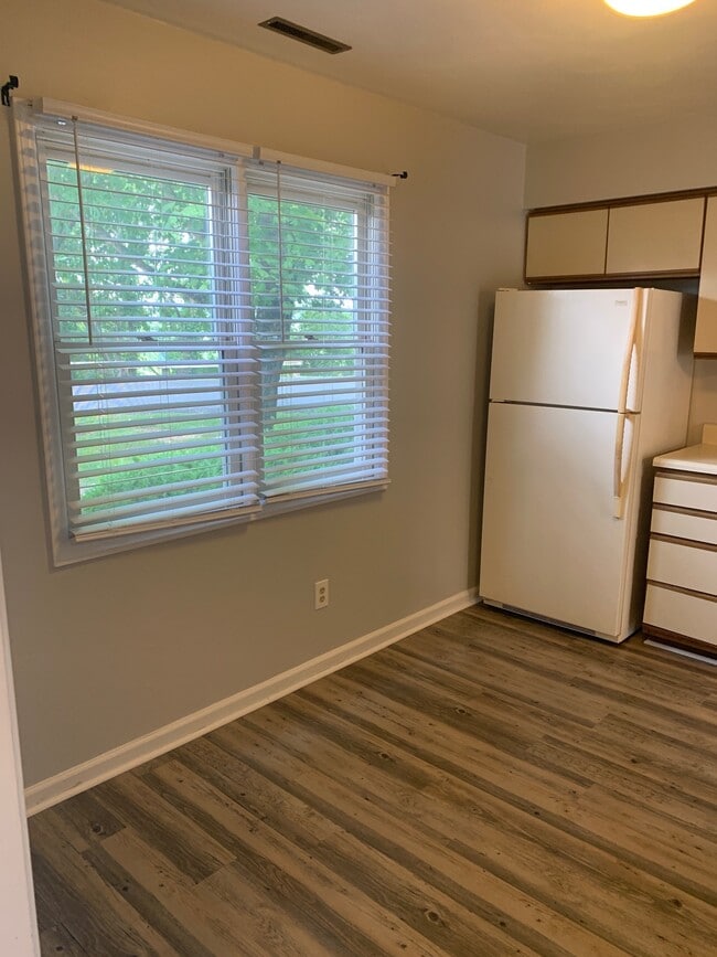 2410 Ridge Rd, Blacksburg, VA 24060 - photo 5