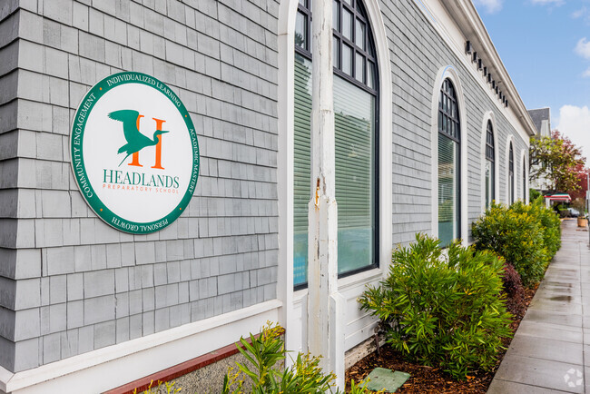Headlands Preparatory School is located near downtown Sausalito.