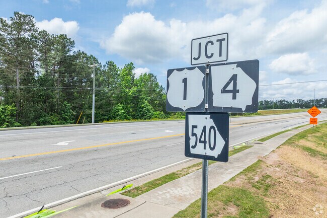 Residents use US Highway 1 for direct access to Augusta’s city center and medical facilities.
