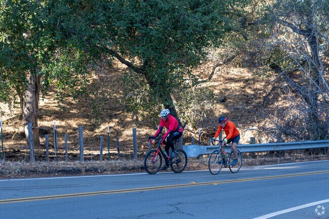 Cycle safely through the scenic streets of Richmond Ranch.