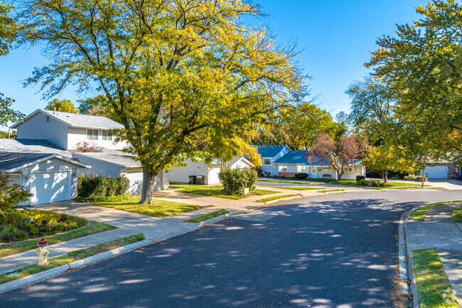 Quiet and peaceful neighborhoods are abundant in the South of Broadway neighborhood of Peoria.