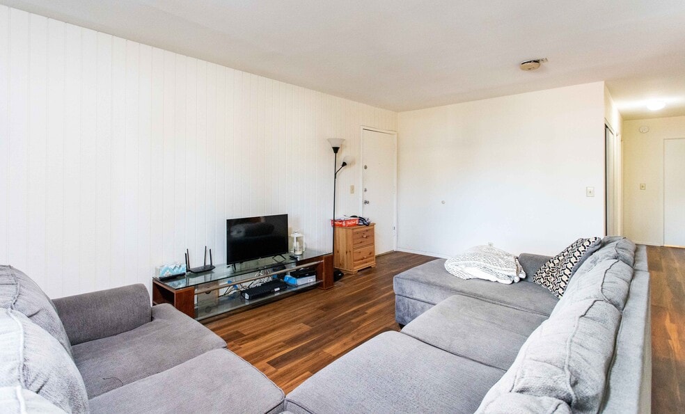 4903 Indian Wood Rd, Culver City, CA 90230 - photo 1