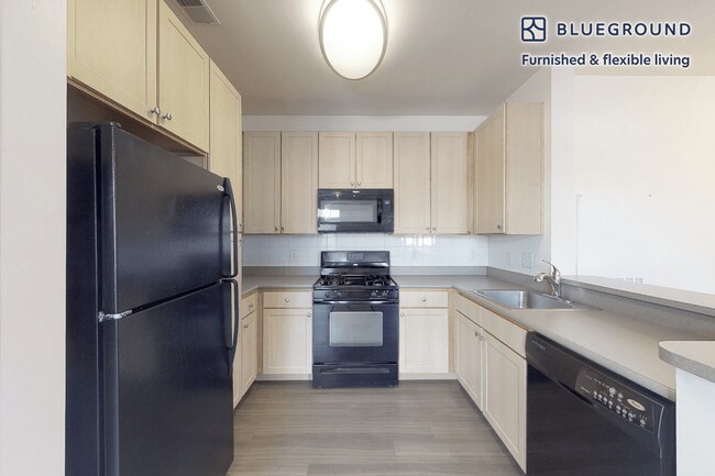 152 Shipyard Dr unit FL4-ID5457A, Hingham, MA 02043 - photo 5