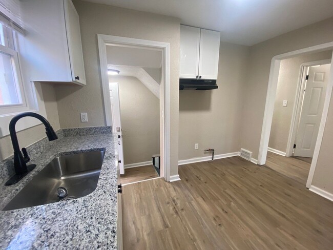 15910 Saratoga Ave, Detroit, MI 48205 - photo 4