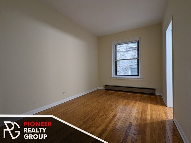 633 W Barry Ave unit 2, Chicago, IL 60657 - photo 7