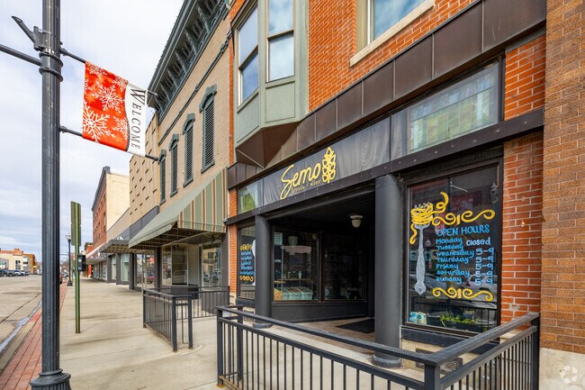 Semo Pasta & Wine is a favorite amoung Fremont residents.