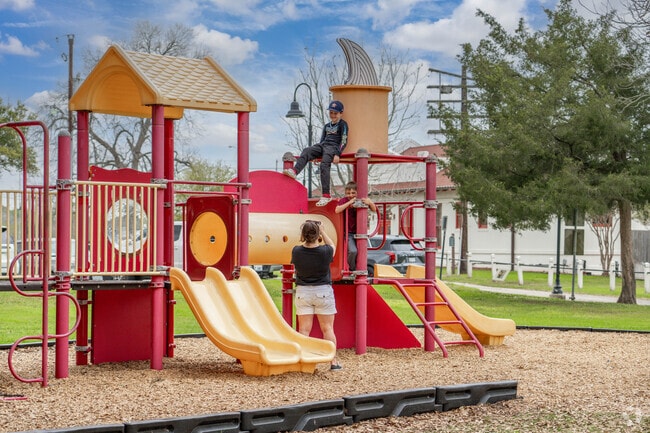 Families with children enjoy the numerous playgrounds located in and around Hillcrest.