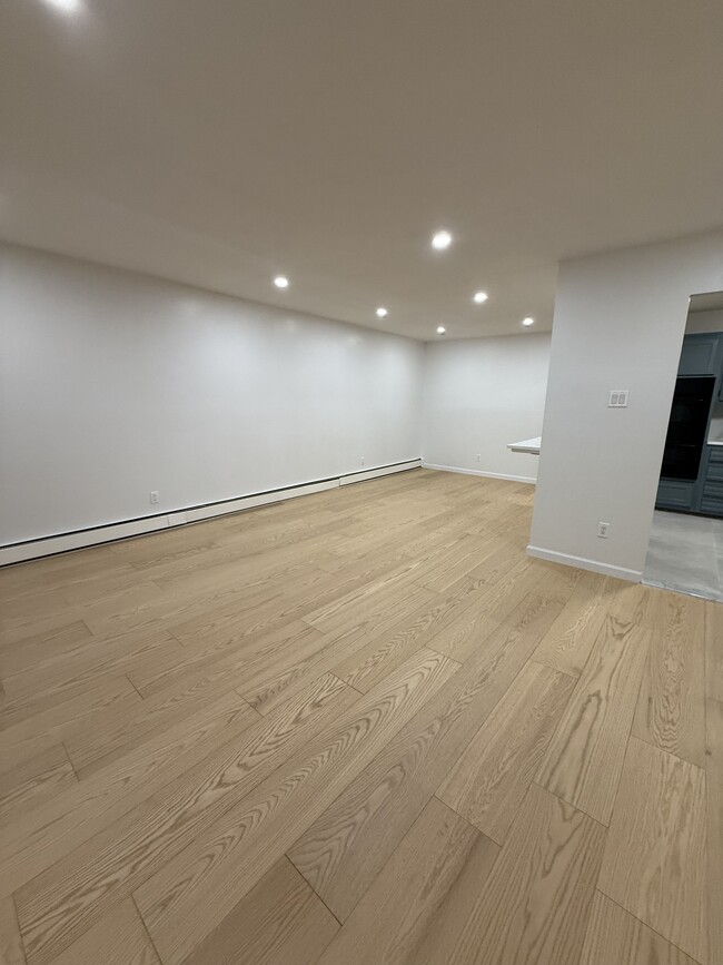 30 Bay 37th St unit 3, Brooklyn, NY 11214 - photo 7