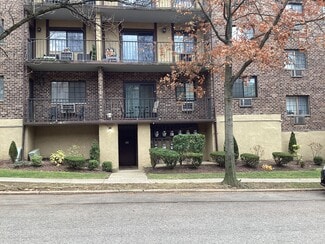 10 Donna Ct Unit 22, Staten Island, NY 10314