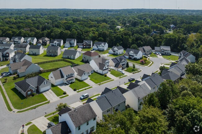 Newell South in Charlotte is a beautiful neighborhood with various styles of homes.