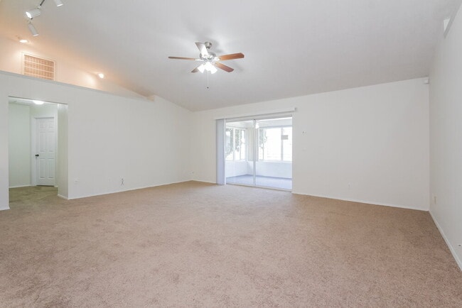 2877 48th Way E, Bradenton, FL 34203 - photo 3