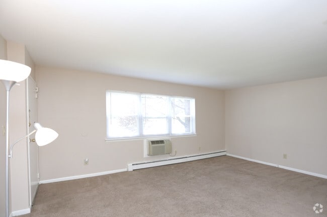 Garden View Apartments, East Windsor, NJ 08520 - photo 2