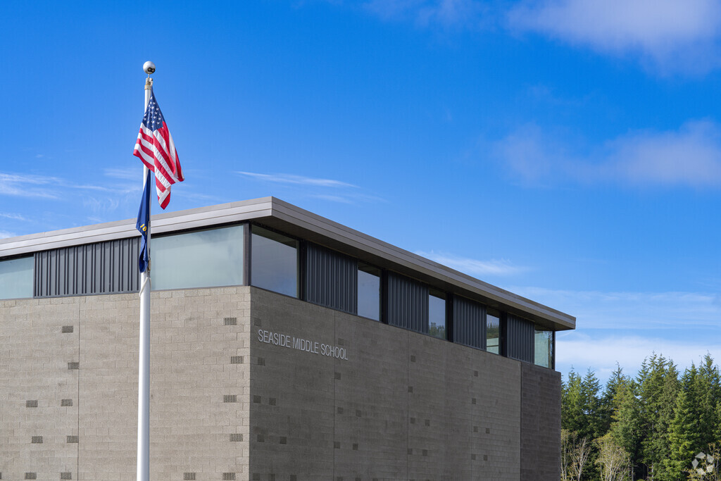 Seaside Middle School is committed to fostering a culture of academic excellence in Seaside, OR.