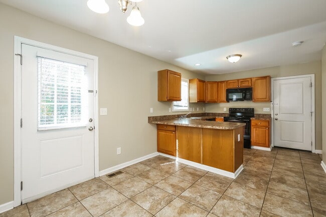 616 Herman Gist Rd, Greensboro, NC 27401 - photo 6