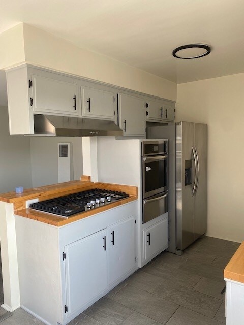 11643 Eucalyptus Ave unit D, Hawthorne, CA 90250 - photo 6