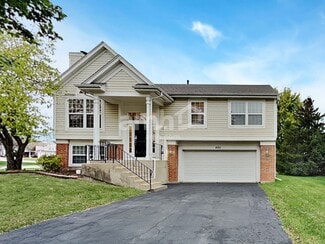 495 W Camden Ln, South Elgin, IL 60177