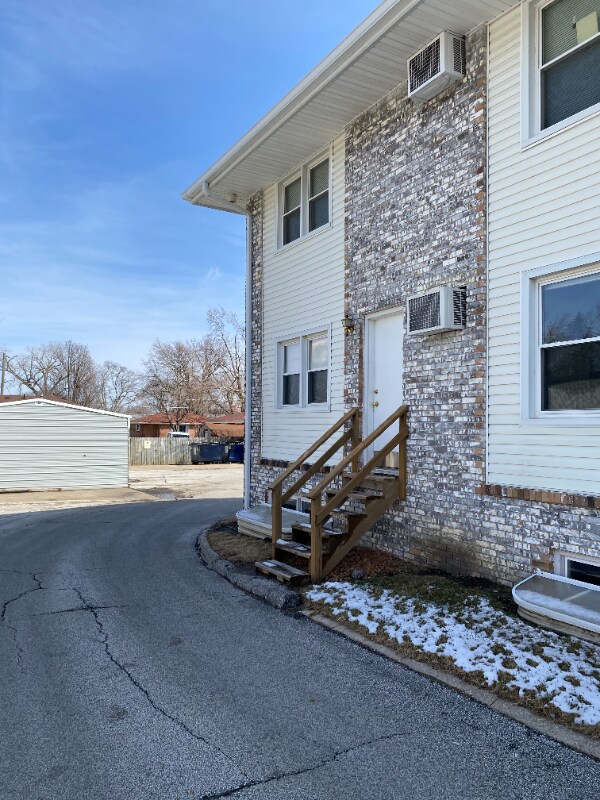 405 SW Elm St, Anekny, IA 50021 - photo 2