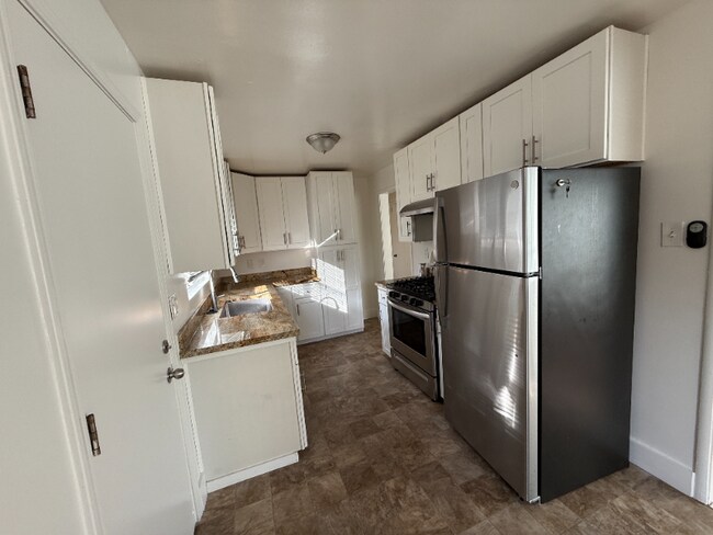 1327 Ashby Ave unit A, Berkeley, CA 94702 - photo 2