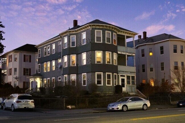 488 Park Ave unit 1, Worcester, MA 01610 - photo 2