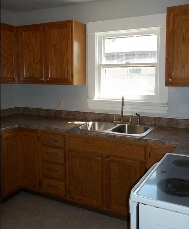 910 S Washington St Unit 910 S Washington St - 2, Aberdeen, SD 57401